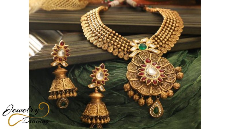 Drop and round shape combination with diamond decoration, antique jewellery set