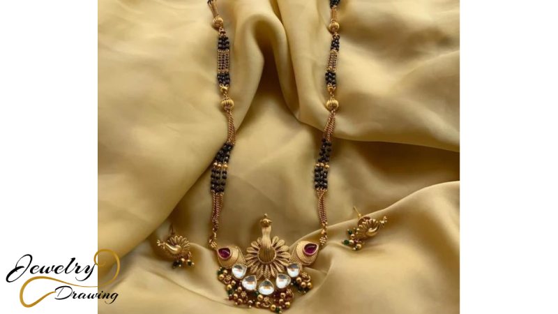 Flower design and drop shape diamond combination design with black decoration, antique design gold jewellery set