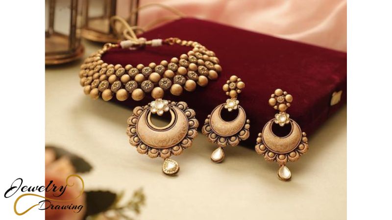 Half moon and golden pearl shape design with beautiful decoration, artificial jewellery set
