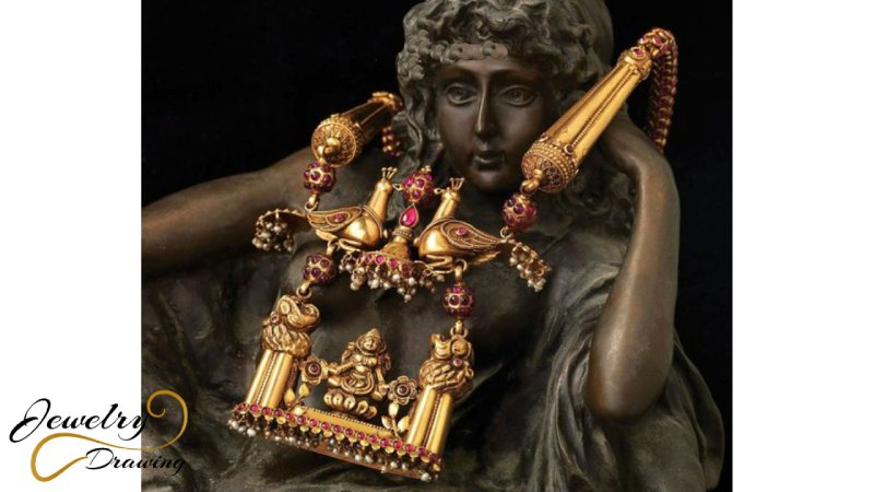 Traditional gold paalki