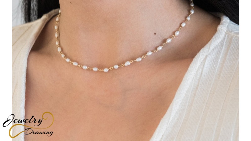 Small pearls with gold attachment combination design necklace