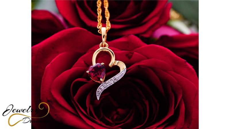Beautiful heart designer gold necklace